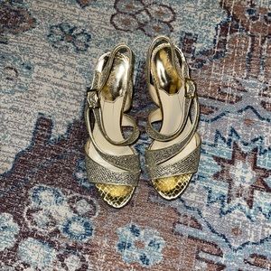 NWOT! Mars Fisher size 8.5 Gold Heels